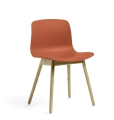 Krzesło AAC 12 dębowe HAY pomarańczowe nogi lakierowane