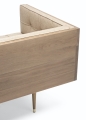 Sofa BOX De La Espada medium dąb oksydowany / tapicerka Clay 010