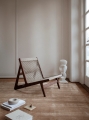 fotel drewniany MR01 INITIAL GUBI