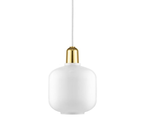 Lampa wisząca AMP mała Normann Copenhagen biało-mosiężna