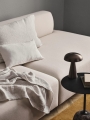 Sofa DEVELIUS dwuosobowa AndTradition