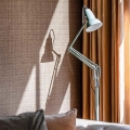 Lampa podłogowa ORIGINAL 1227 Anglepoise jasna zieleń