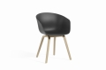 Krzesło AAC 22 HAY miękka czerń / dąb lakierowany