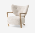 Fotel + podnóżek WULFF Sheepskin Moonlight AndTradition dąb