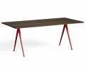 Stół PYRAMID TABLE 02 HAY  L190xW85xH74 czerwona rama, ciemny blat