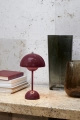 Lampa bezprzewodowa FLOWERPOT VP9 śliwkowy AndTradition