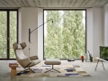 5045395_Grand Repos Potence Vase Découpage Eames House Whale Cork Family ohne TischundStuhl mitLampe_web_4-3_v_fullbleed_1440x.jpg