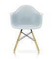 Krzesło EAMES PLASTIC DAW drewniane nogi Vitra ice grey - 02 golden maple