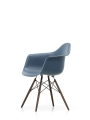 Krzesło EAMES PLASTIC DAW drewniane nogi Vitra 83 sea blue - 95 dark maple