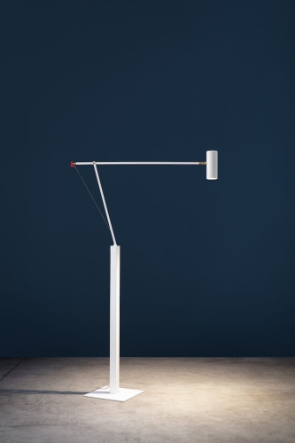 Ettorino(standing)-white-on.jpg