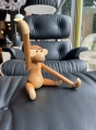 Figurka małpka drewniana MONKEY MAŁA dąb Kay Bojesen