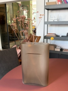 Wazon RIDGE VASE Taupe Frosted Glass,  MUUTO