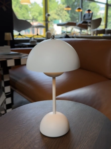 Lampa bezprzewodowa FLOWERPOT VP9 Biały matowy &Tradition 