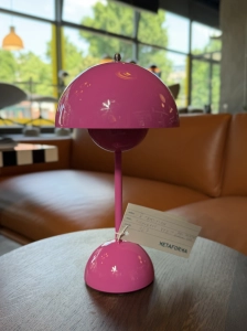 Lampa bezprzewodowa FLOWERPOT VP9 Róż &Tradition
