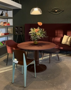 Stół MIDST ø120 Muuto ekspozycja