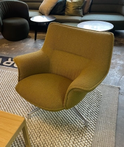Fotel Doze Lounge Chair Low Back MUUTO ekspozycja